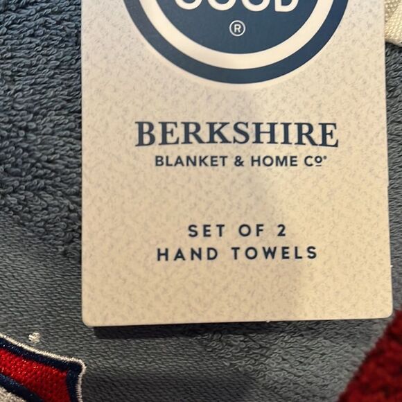 NWT Life is Good Christmas hand towels - Picture 2 of 2
